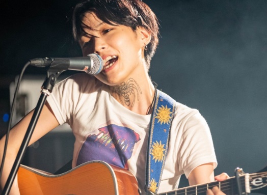 木下百花の首タトゥーは蜘蛛じゃない 何柄 破天荒エピソードや性格まとめ Topi Memo